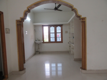 2) Li id 358 - Dinning.JPG